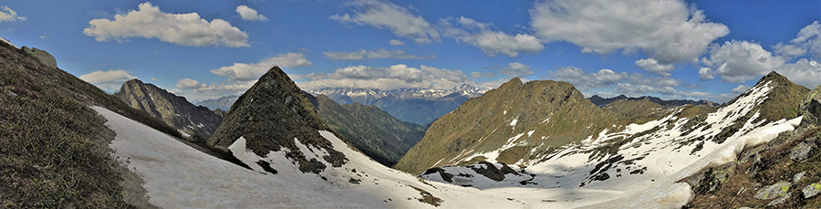 Al Passo di Budria (2216 m) al Rifugio Balicco e Bivacco Zamboni ad anello il 20 maggio 2020